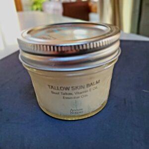 1/4 pint jar of tallow moisturizer